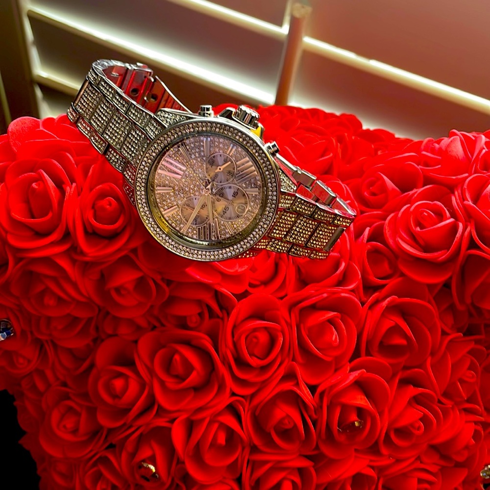 All Diamond ascent watch !